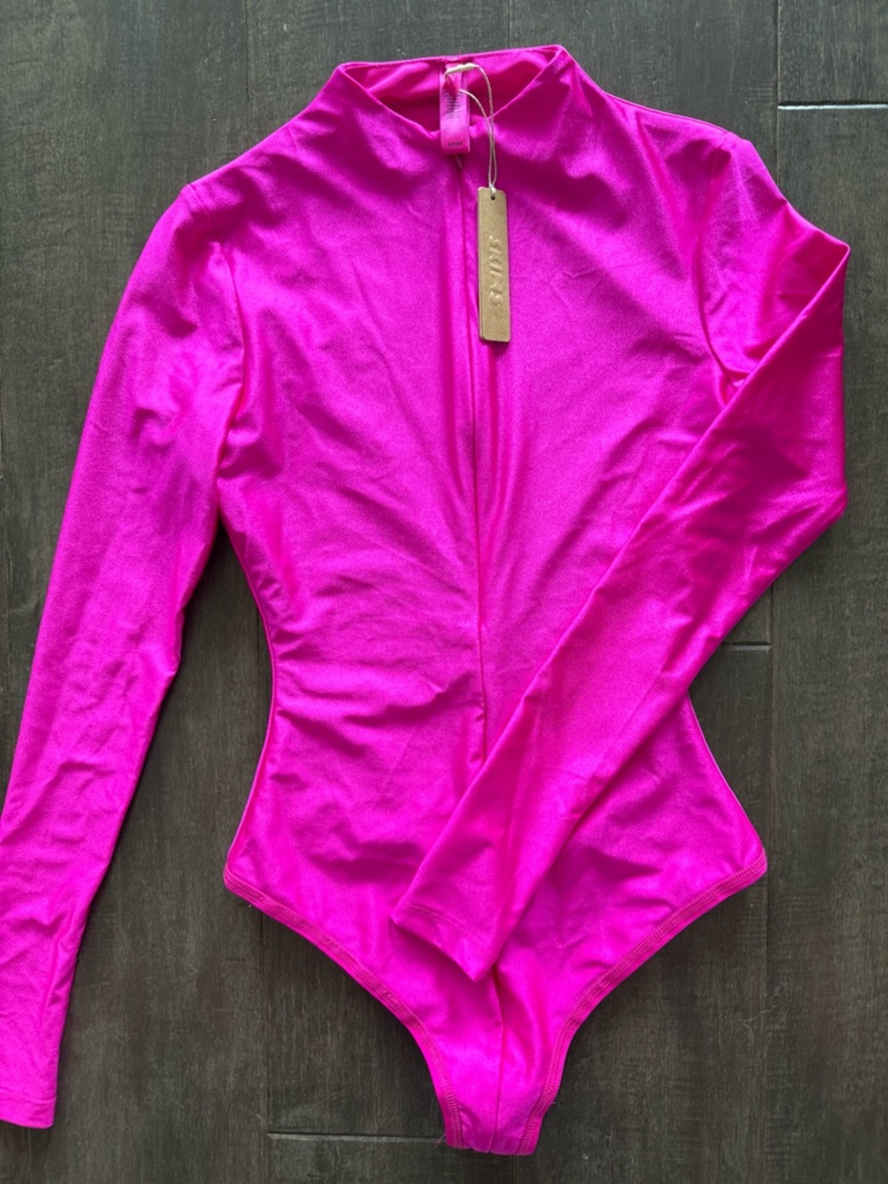 SKIMS NWT Disco Fuchsia Zip Front Long Sleeve Bodysuit Womens Size S - Picture 4 of 13